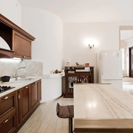 Lux Private House Near Arcadia * Odessa