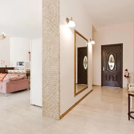 Lux Private House Near Arcadia *